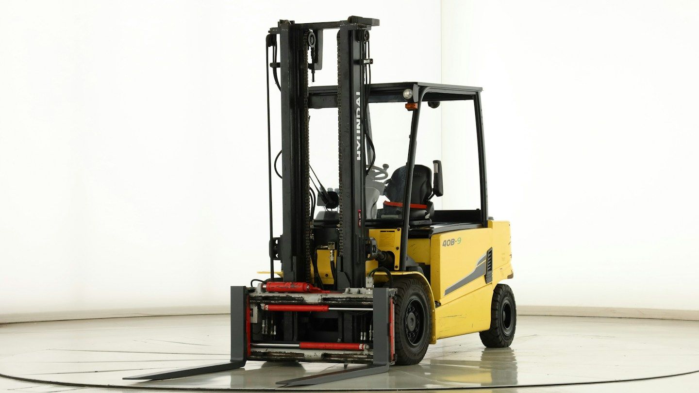 Hyundai 40-B-9