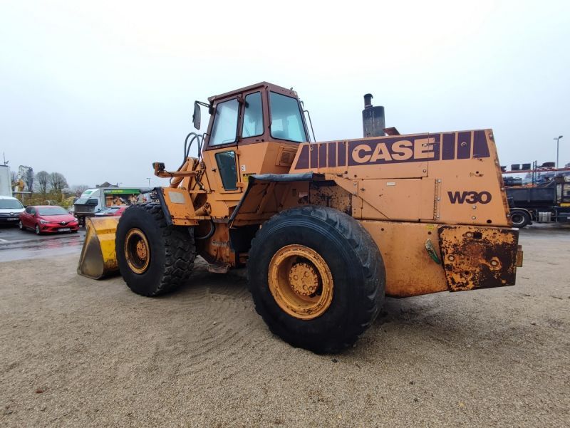 CASE W30