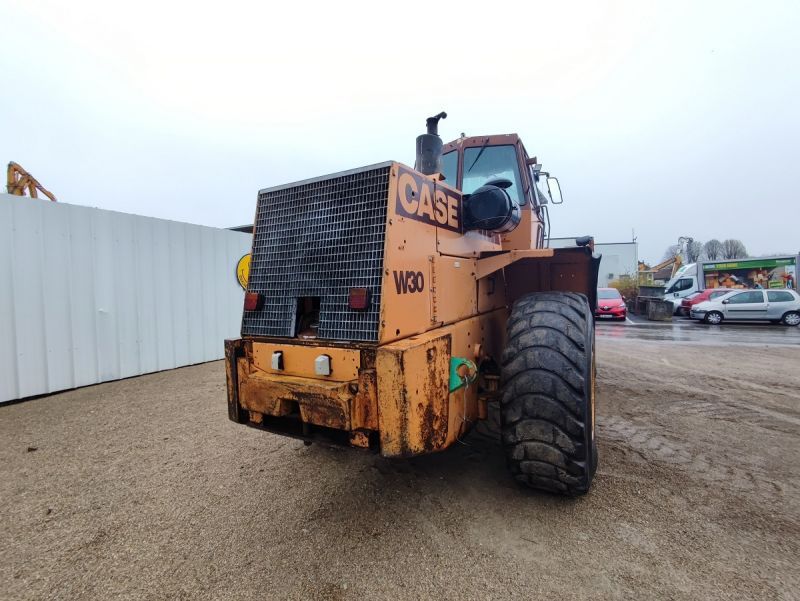 CASE W30