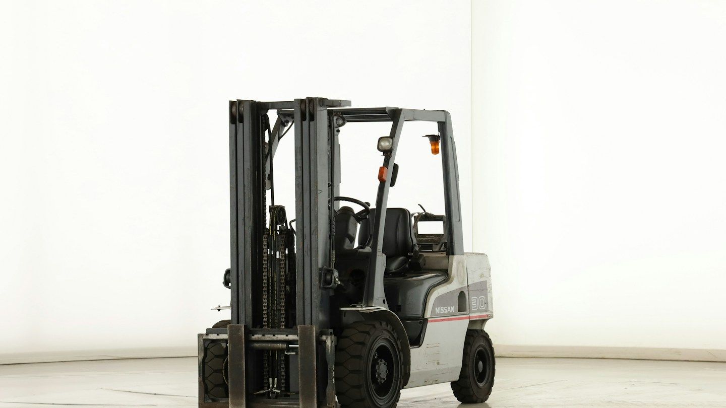 Nissan UG-1-F-2-A-30-WU