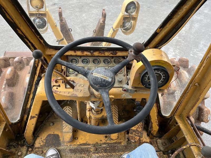 CATERPILLAR 825 + porte engins