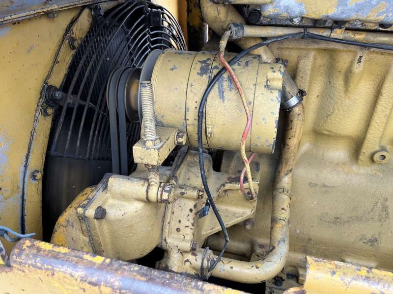 CATERPILLAR 825 + porte engins