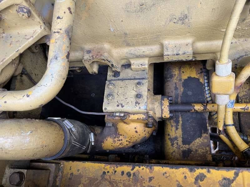 CATERPILLAR 825 + porte engins