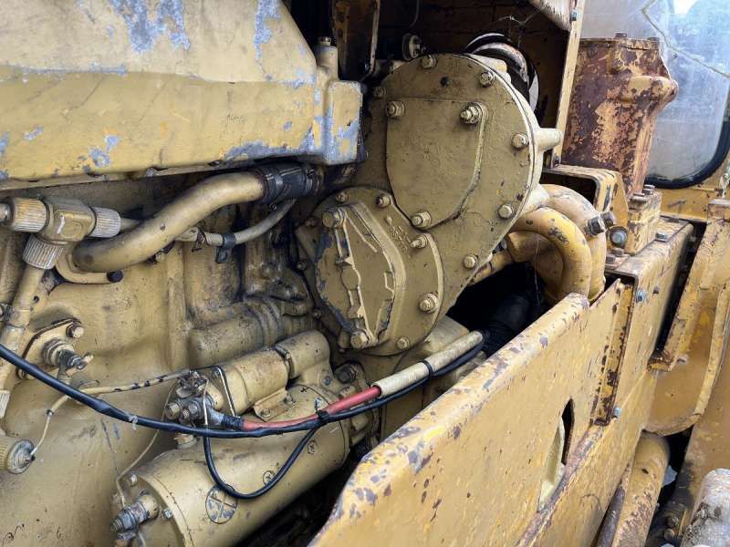 CATERPILLAR 825 + porte engins