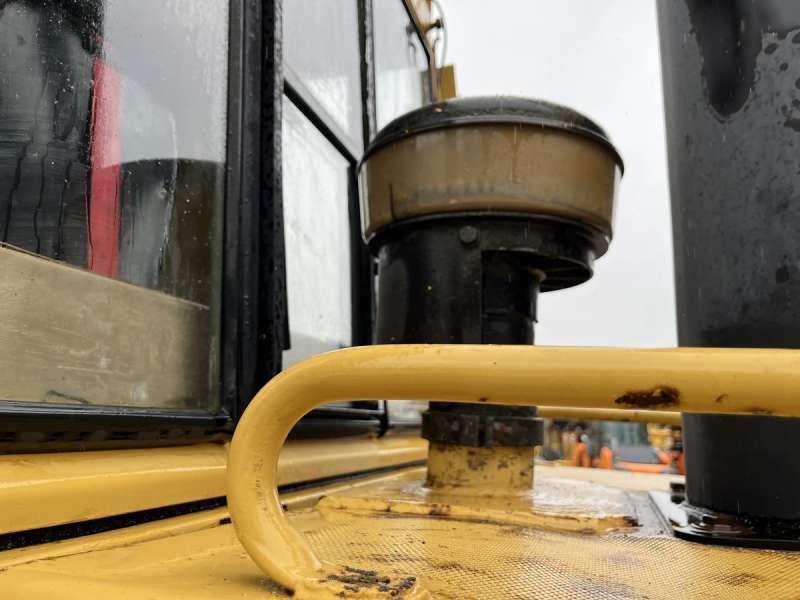 CATERPILLAR 953