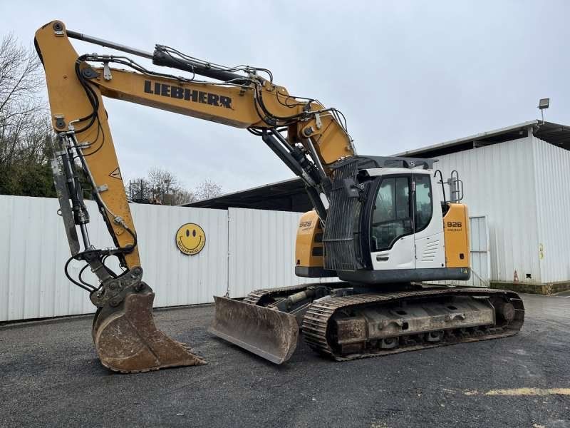 LIEBHERR R926 COMPACT