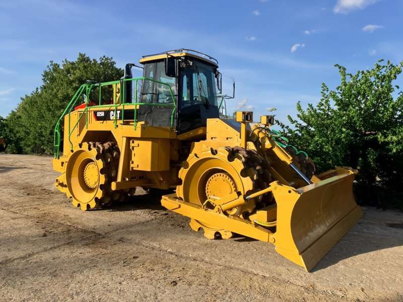 CATERPILLAR 825H