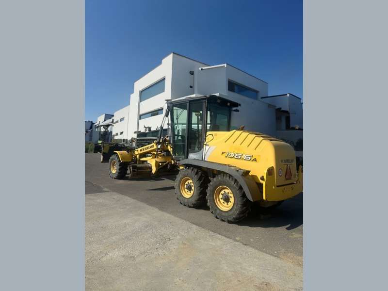 NEW HOLLAND F106.6A 6X6 MACHINE SUISSE