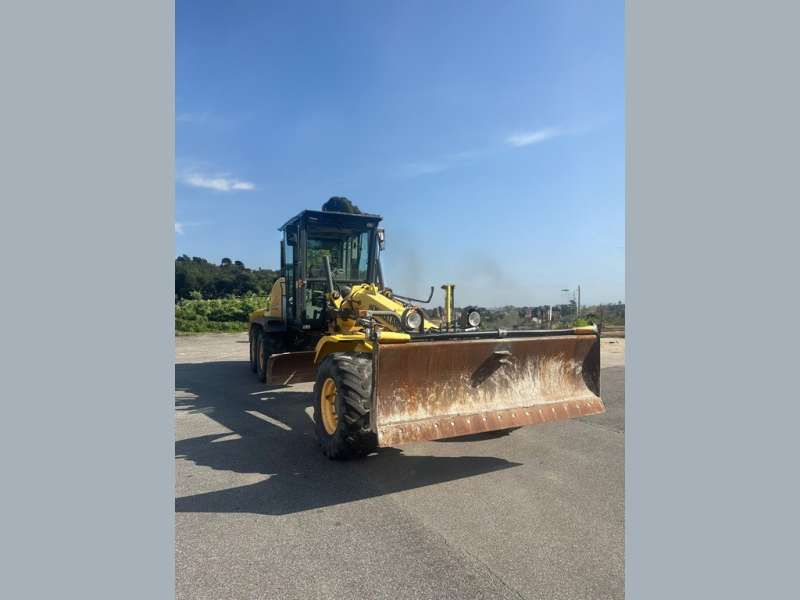 NEW HOLLAND F106.6A 6X6 MACHINE SUISSE