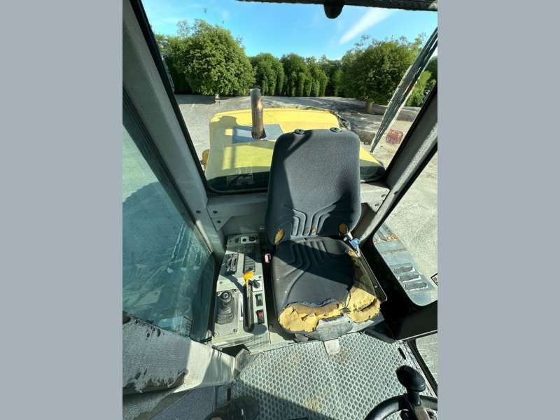 NEW HOLLAND F106.6A 6X6 MACHINE SUISSE