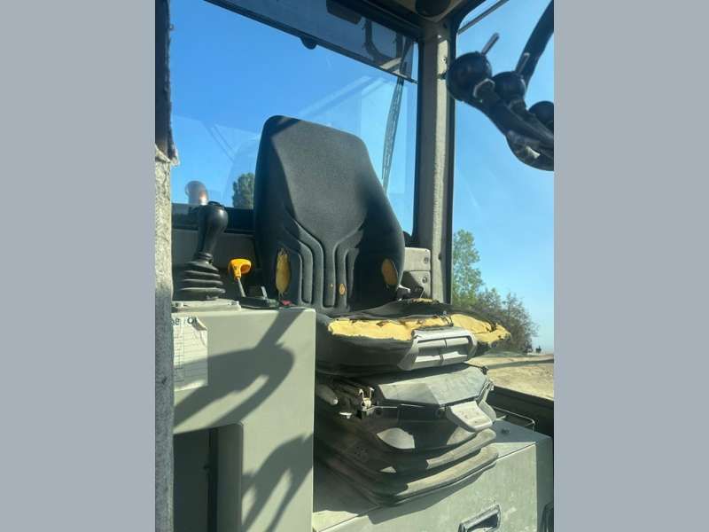 NEW HOLLAND F106.6A 6X6 MACHINE SUISSE