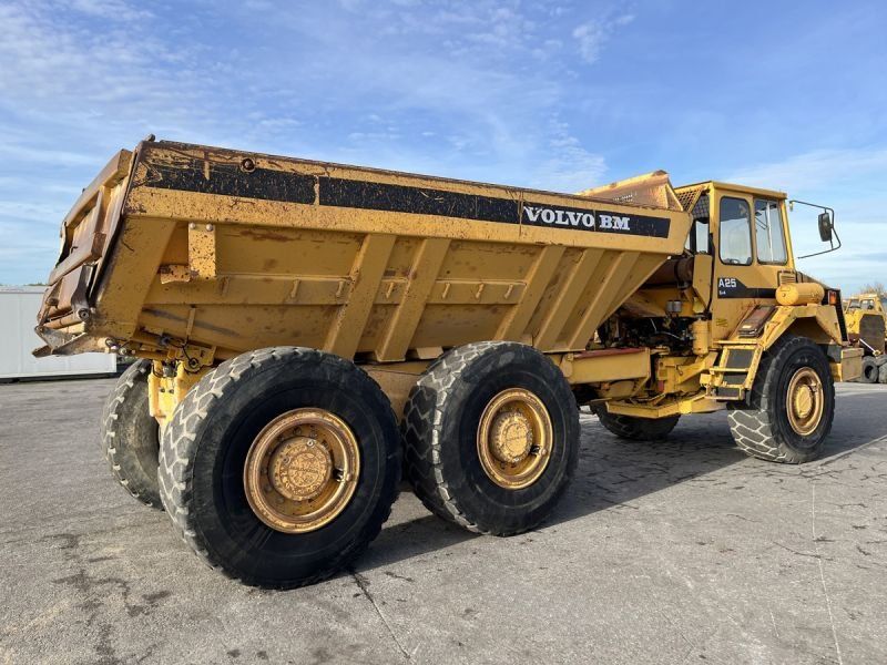 VOLVO A25 6X4