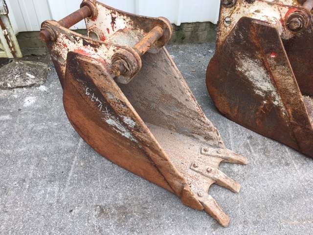 CATERPILLAR 450mm - Tractopelle