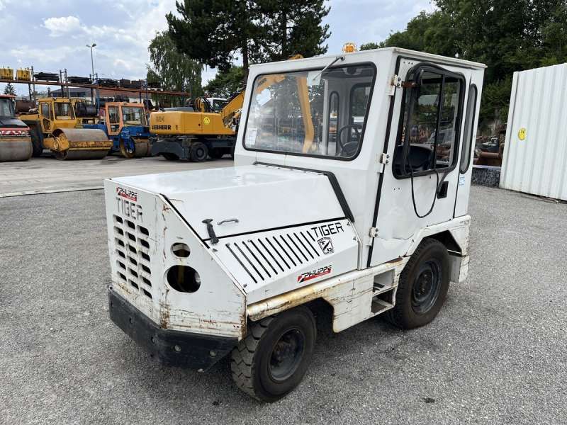 TAYLOR-DUNN TC-40
