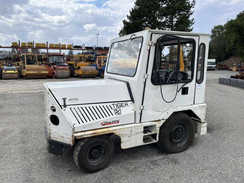 TAYLOR-DUNN TC-40
