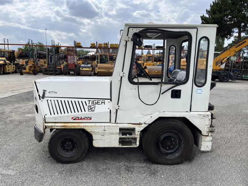 TAYLOR-DUNN TC-40