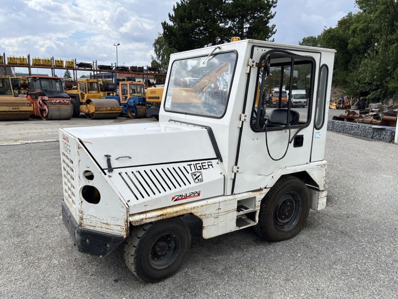 TAYLOR-DUNN TC-40