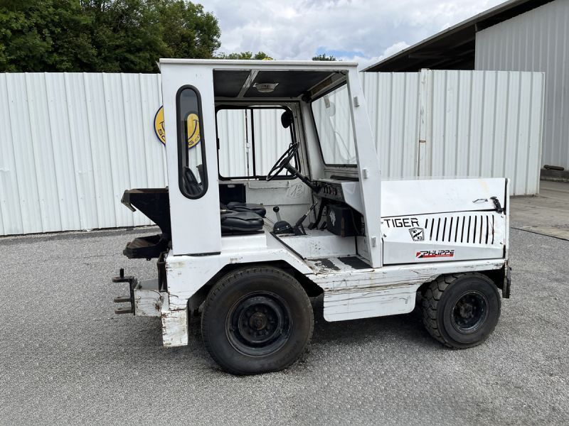 TAYLOR-DUNN TC-40