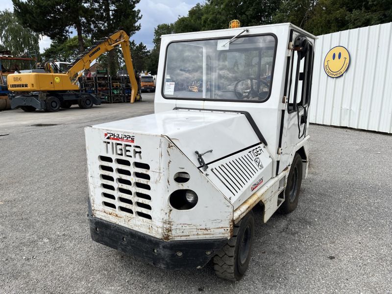TAYLOR-DUNN TC-40