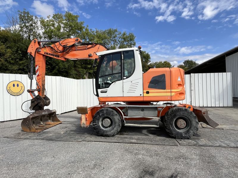 LIEBHERR A918 COMPACT