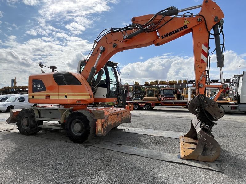 LIEBHERR A918 COMPACT
