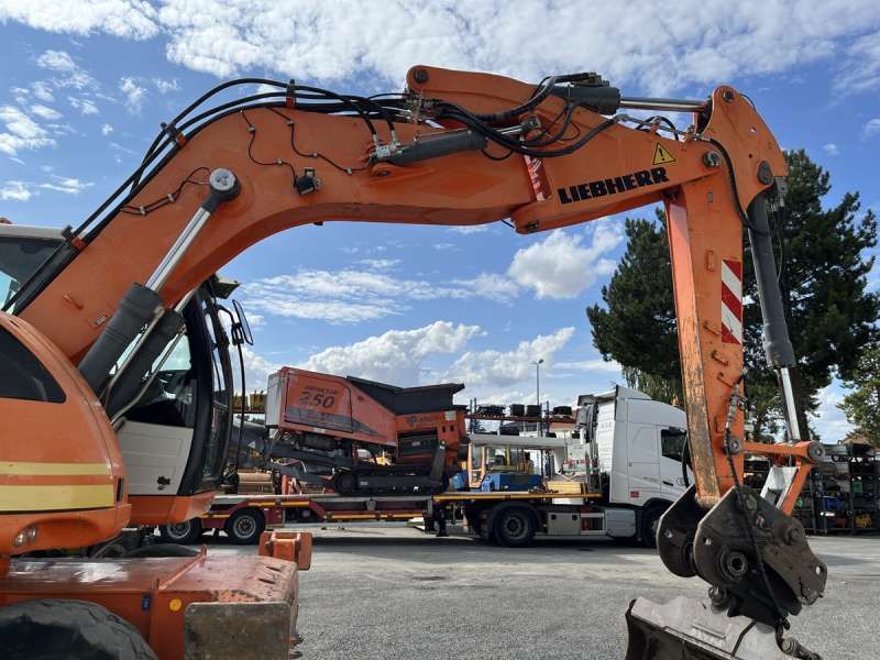 LIEBHERR A918 COMPACT