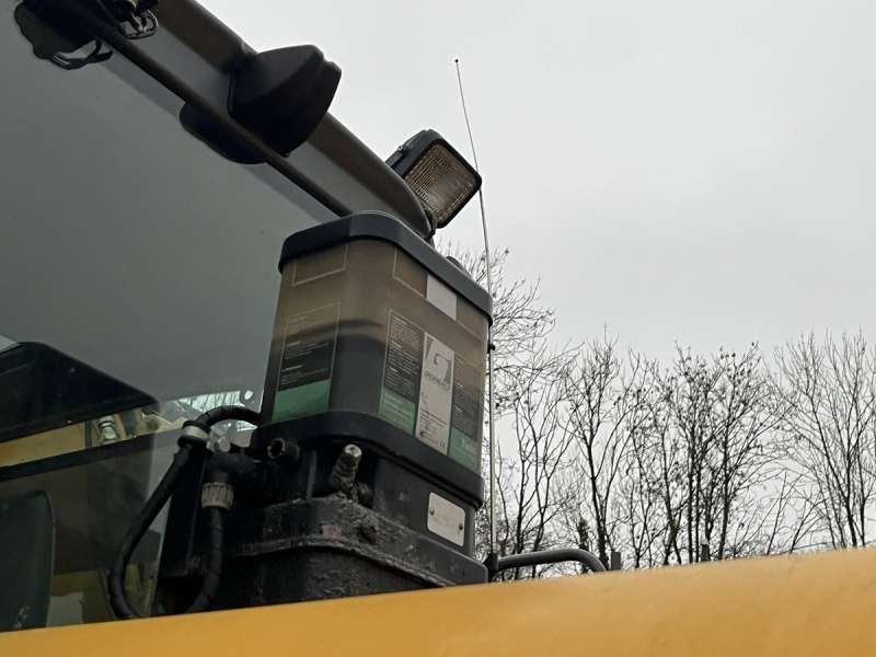HITACHI ZX140W-3