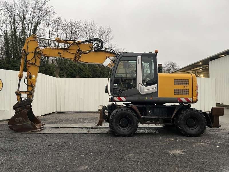 HITACHI ZX140W-3