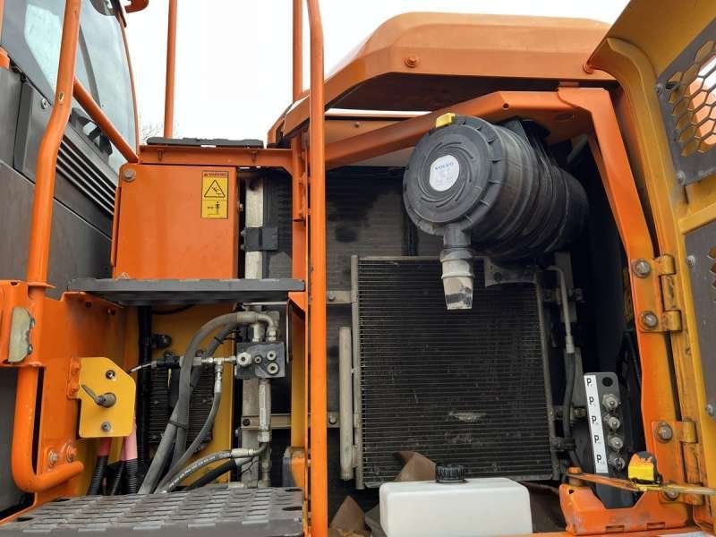 VOLVO EW140D + ROTOTILT