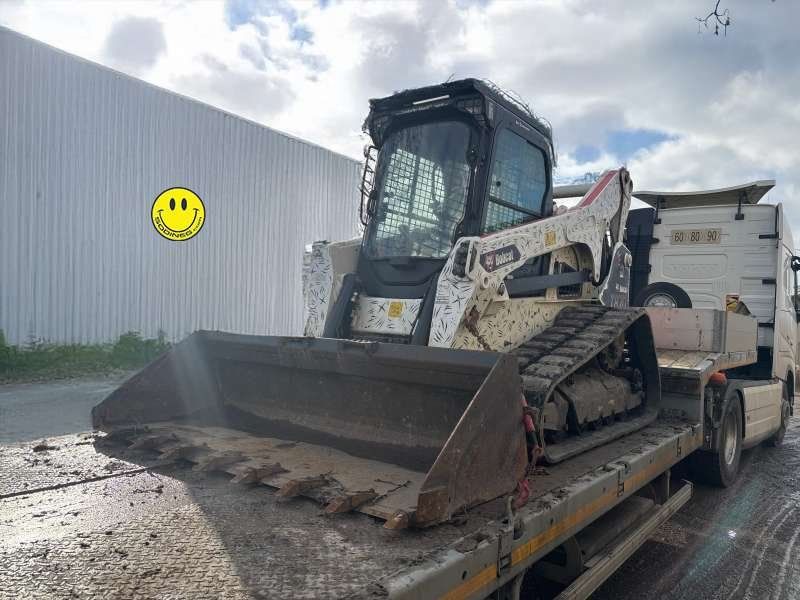 BOBCAT T870 + 6 ACCESSOIRES + 6 ACCESSORIES