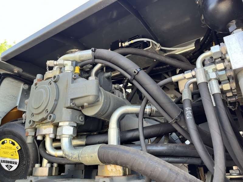 LIEBHERR LH30M LITRONIC