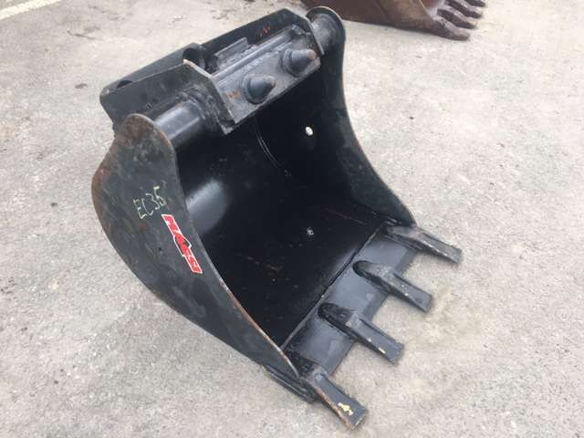 VOLVO 500mm pour pelle 3,5 Tonnes