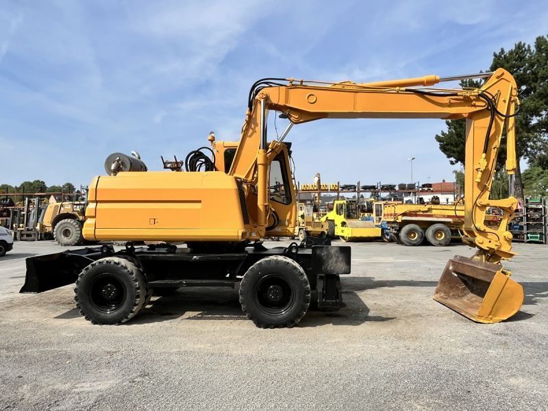 CATERPILLAR M315