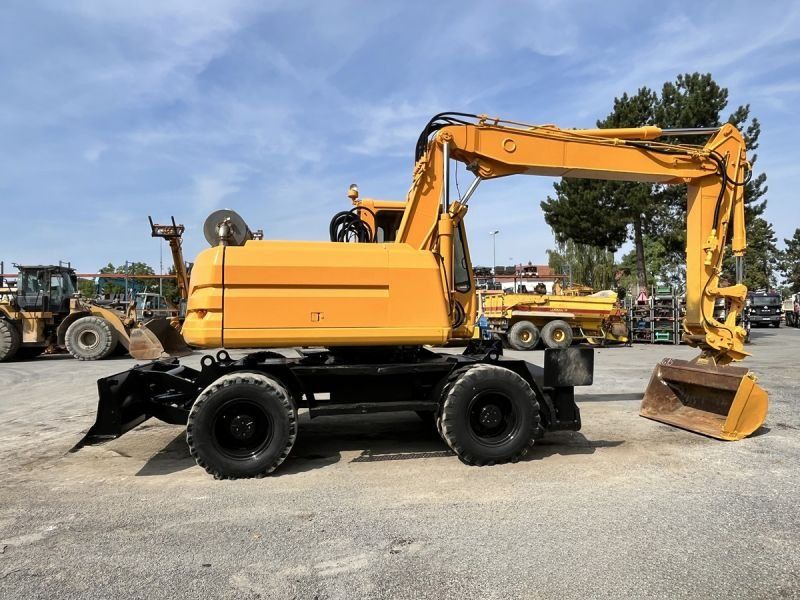CATERPILLAR M315