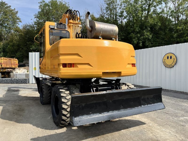 CATERPILLAR M315