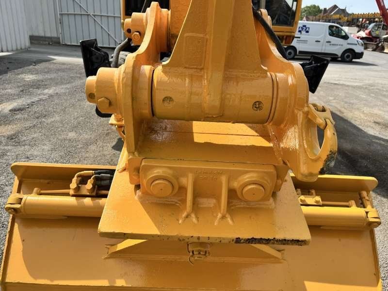 CATERPILLAR M315