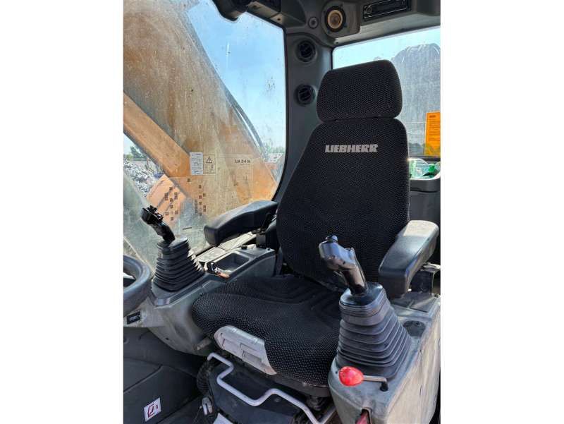 LIEBHERR LH24M LITRONIC (6,60m + 5m)
