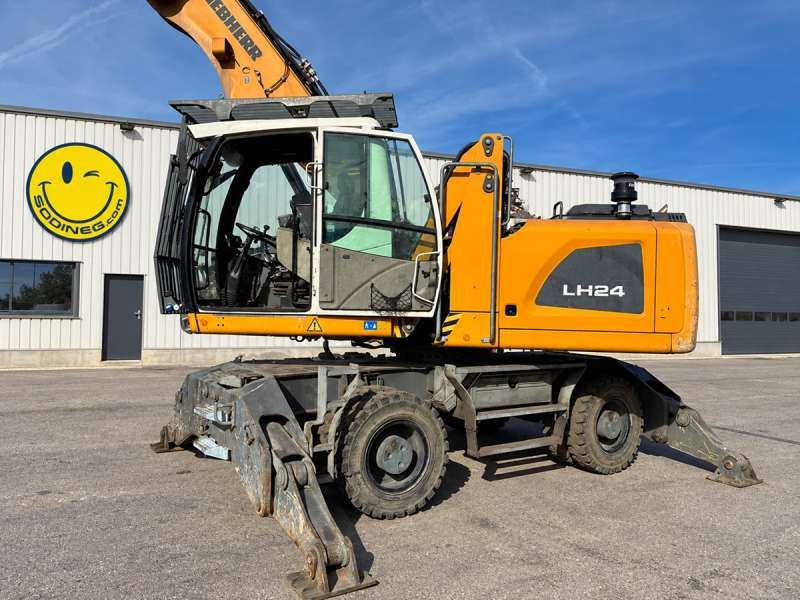 LIEBHERR LH24M LITRONIC (6,60m + 5m)