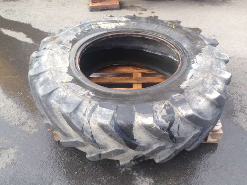 AUTRE PNEUS 16,9 R 28 X