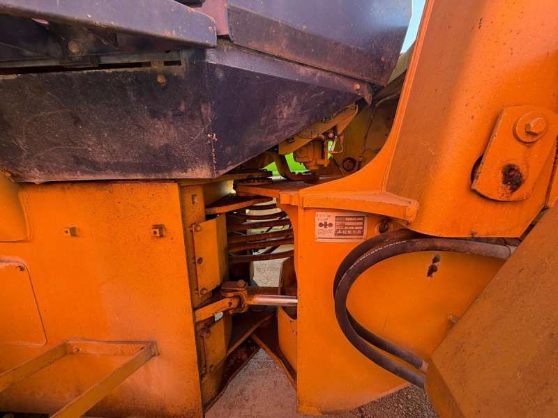 KOMATSU WA 320-1