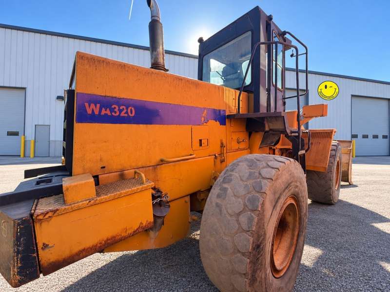 KOMATSU WA 320-1