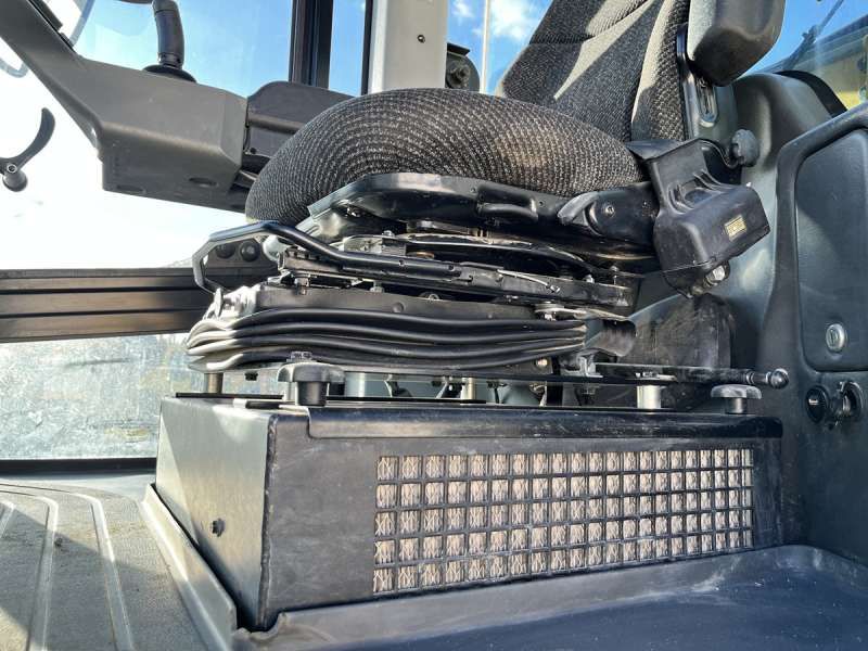 CATERPILLAR CS76B