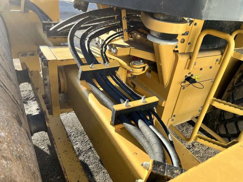 CATERPILLAR CS76B