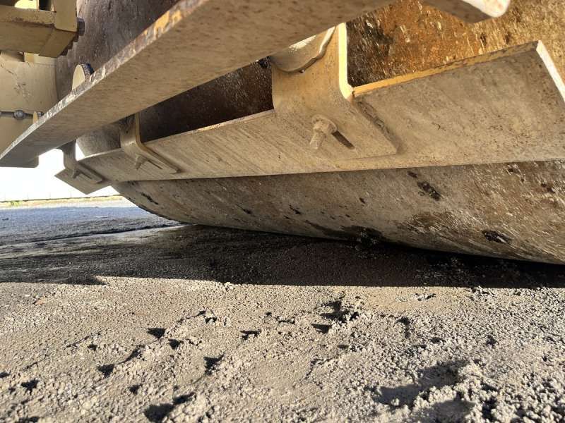CATERPILLAR CS76B