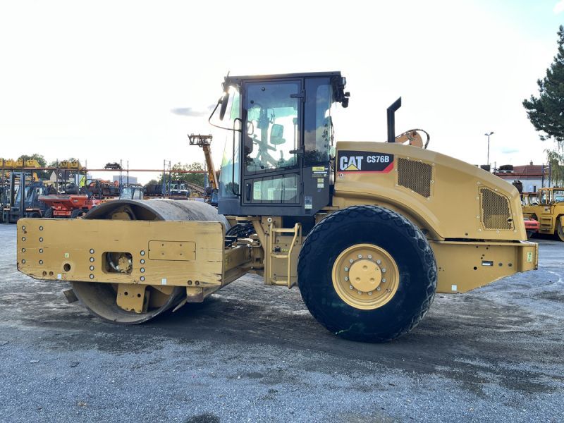 CATERPILLAR CS76B