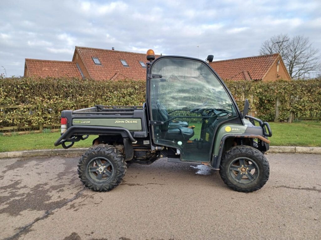 John Deere Gator 855D